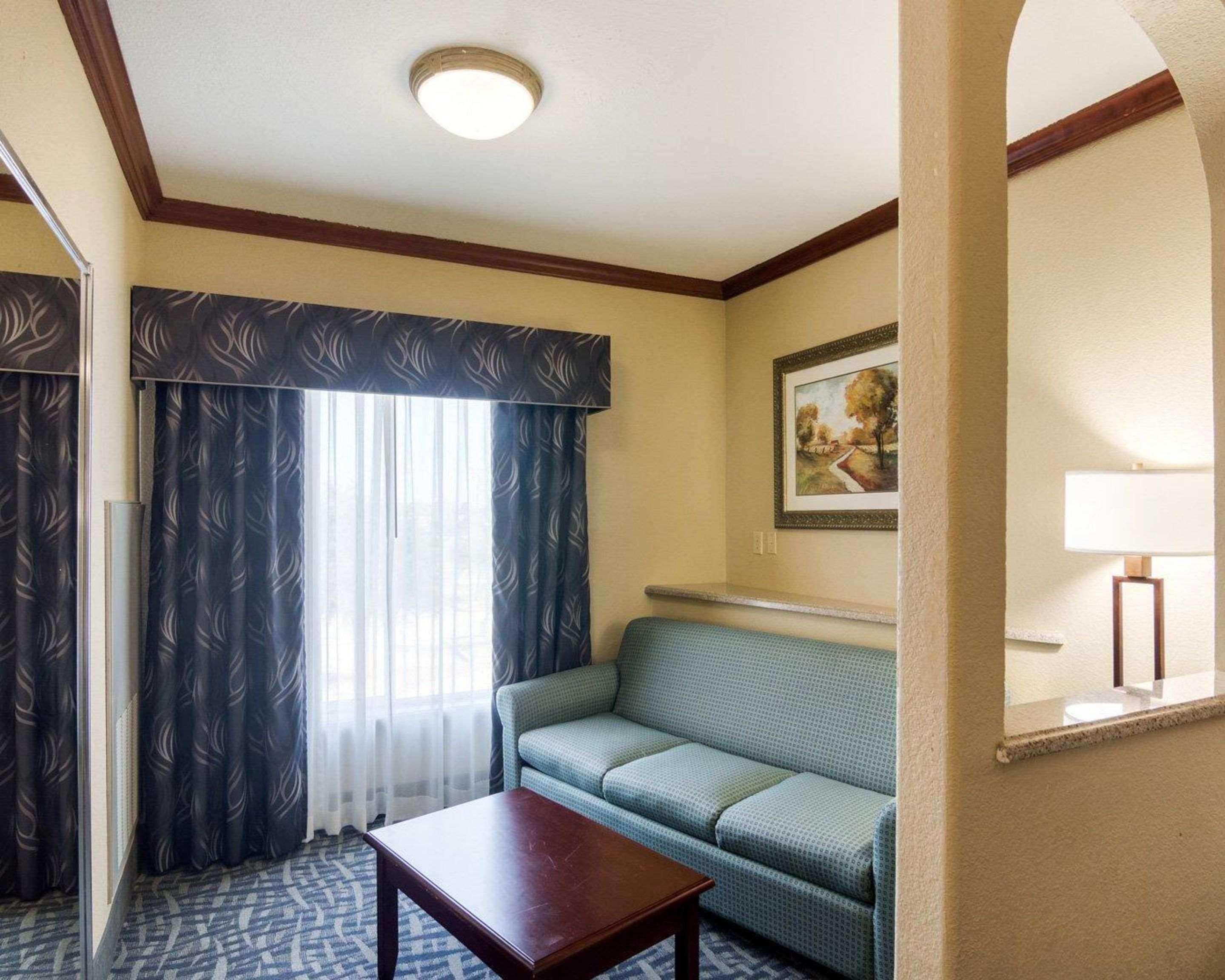 Comfort Suites Gainesville Exterior foto